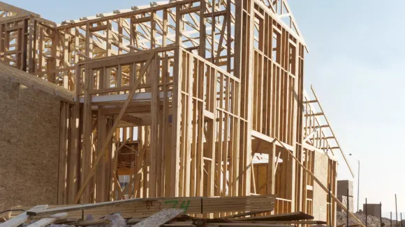 US housing starts climb in August, fastest pace since April