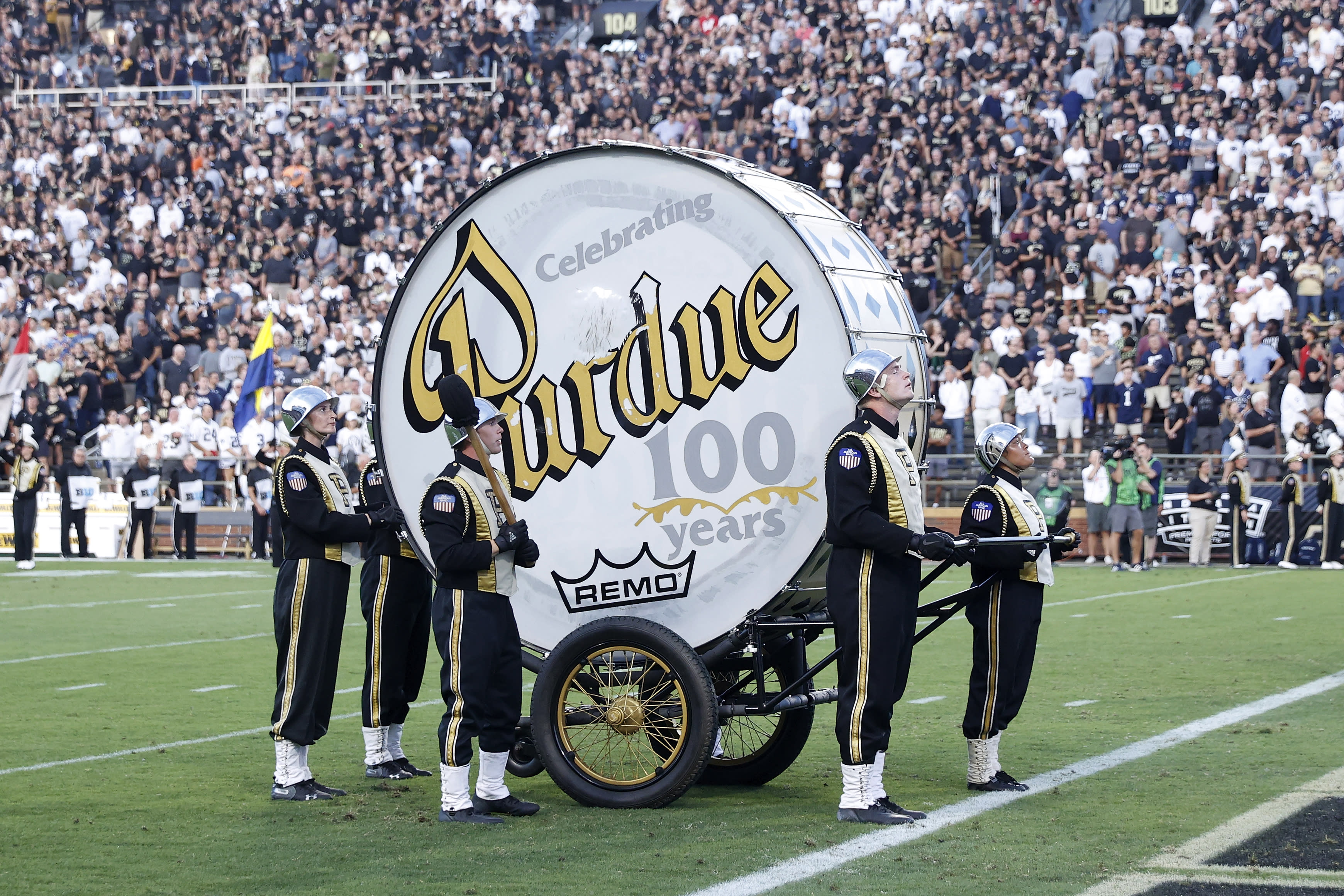 Car dealer reverses course and awards prize to Purdue student who made 40-yard field goal at halftime of home opener