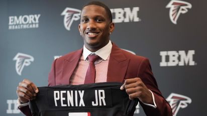 
NFC Draft grades: What in the world is Atlanta doing?