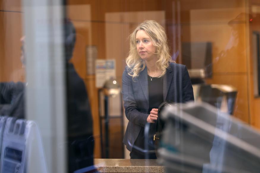 SAN JOSE, CALIFORNIA - OCTOBER 17: Former Theranos CEO Elizabeth Holmes arrives at federal court on October 17, 2022 in San Jose, California. Holmes appeared in federal court related to an attempt to overturn her fraud conviction. She is facing jail time after being convicted of four counts of fraud for allegedly engaging in a multimillion-dollar scheme to defraud investors in her company Theranos, which offered blood testing lab services. (Photo by Justin Sullivan/Getty Images)