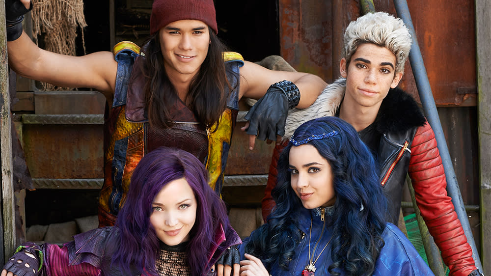 10. Descendants 3: The Impact of Dylan Playfair's Blue Hair on Fans - wide 10