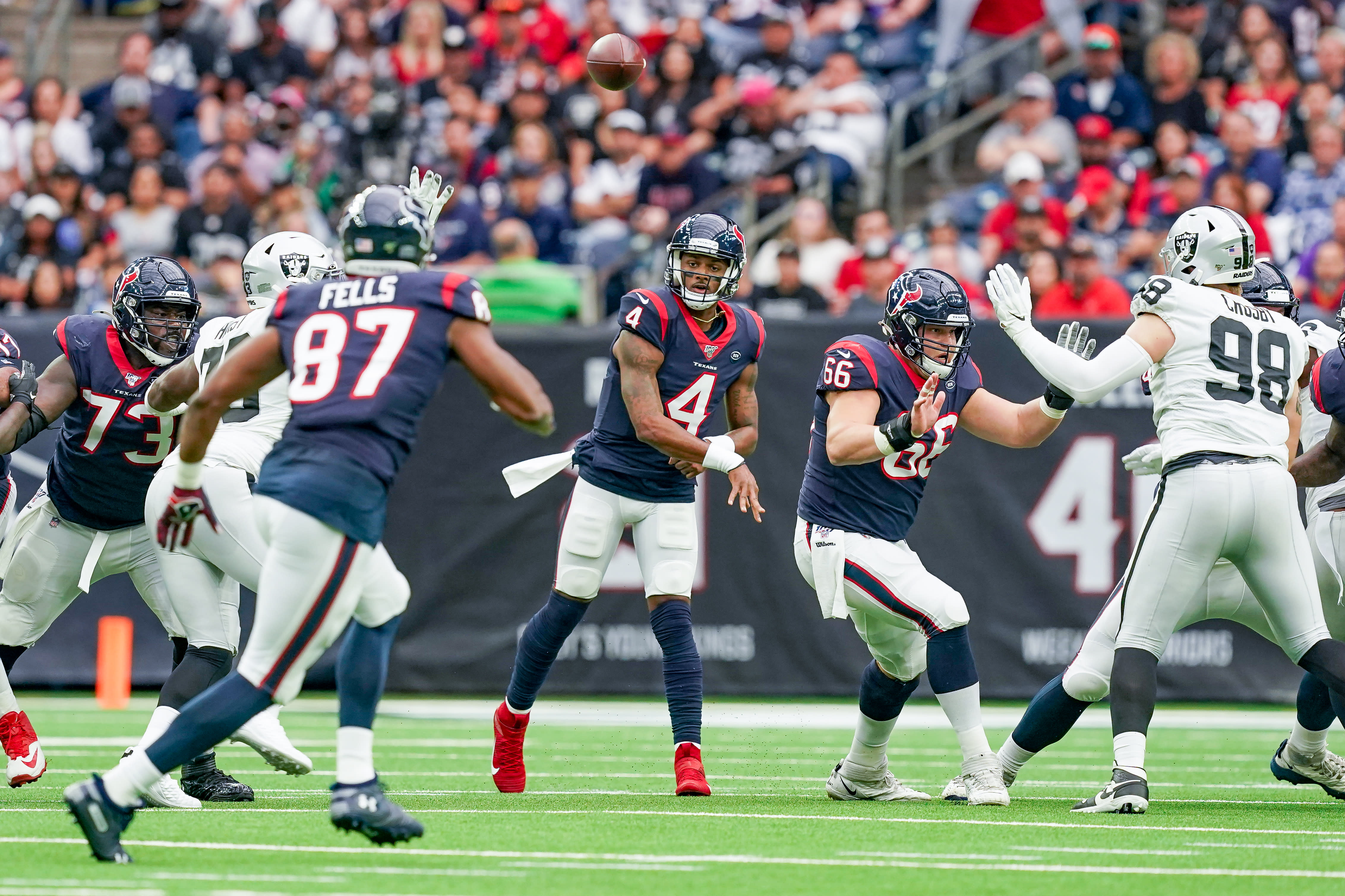 Deshaun Watson has amazing TD after being kicked in eye