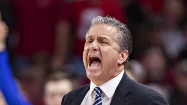 John Calipari loses control against Arkansas, get ejected