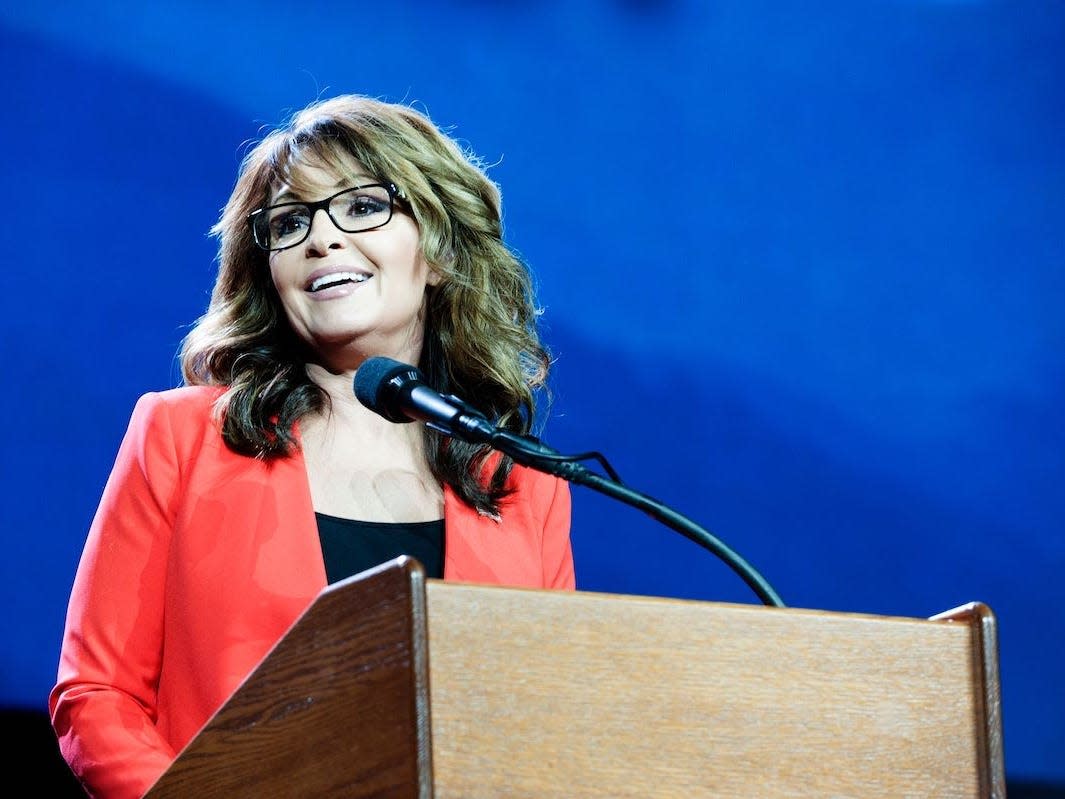 Sarah Palin gave a speech opposing vaccination, and said she would get a shot 'o..