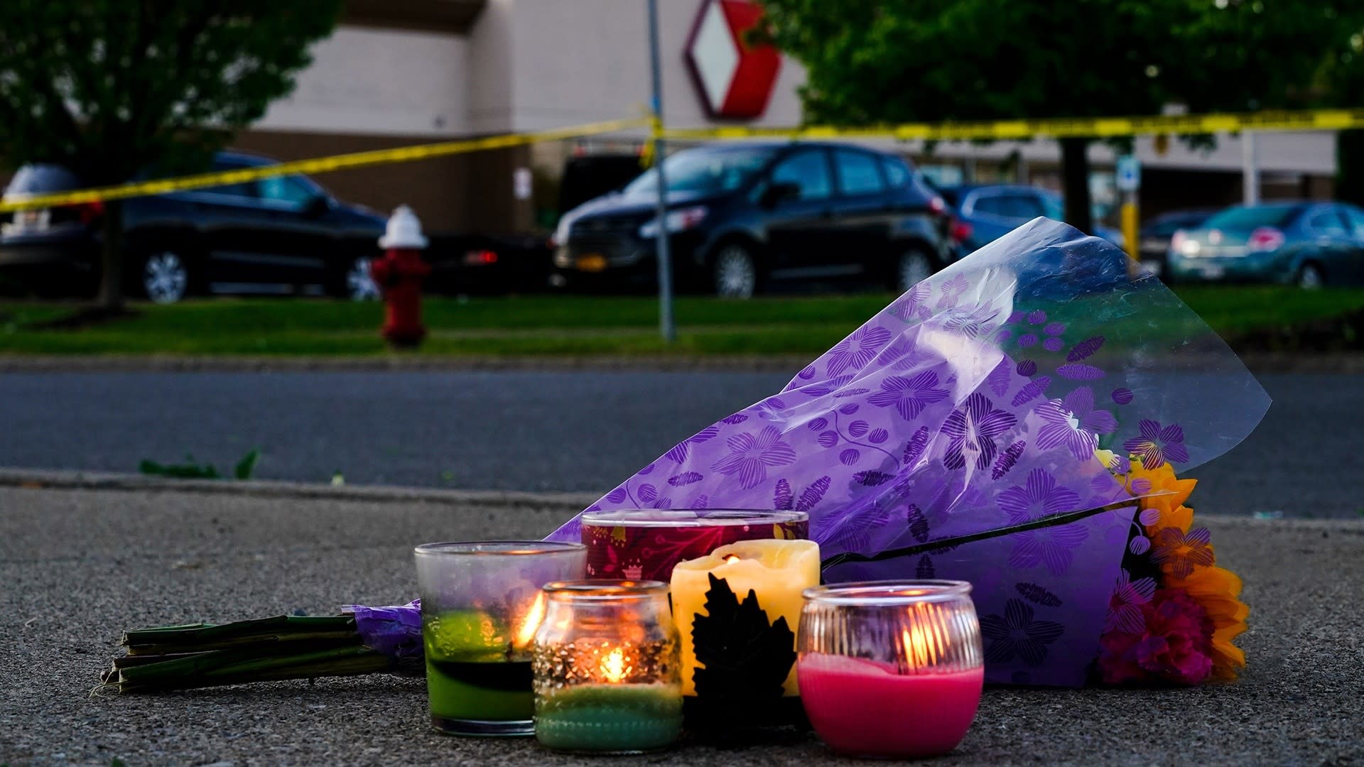 Buffalo Bills distribute food at site of mass shooting