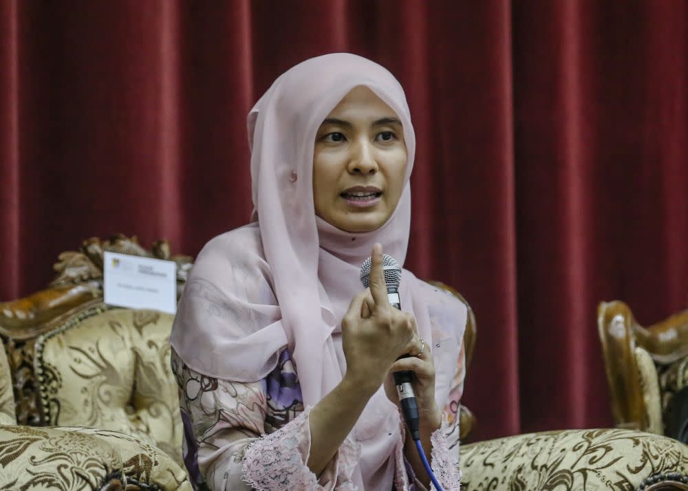 Gutter Politics Has ‘human Cost’ Too Says Nurul Izzah