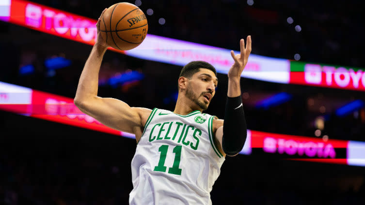 Celtics Injury Report: Enes Kanter (knee) questionable, Gordon Hayward (hand) out vs. Mavericks