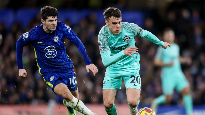 LONDON, ENGLAND - DECEMBER 29: Christian Pulisic of Chelsea gives chase to Solly March of Brighton & Hove Albion during the Premier League match between Chelsea  and  Brighton & Hove Albion at Stamford Bridge on December 29, 2021 in London, England. (Photo by Robin Jones/Getty Images)