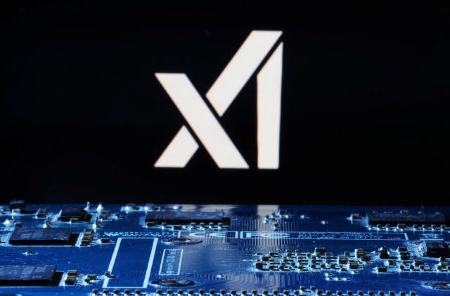 FOTO DE ARCHIVO: El logotipo de xAI se ve cerca de la placa madre de un computador en esta ilustración tomada el 8 de enero de 2024. REUTERS/Dado Ruvic/Ilustración/Archivo