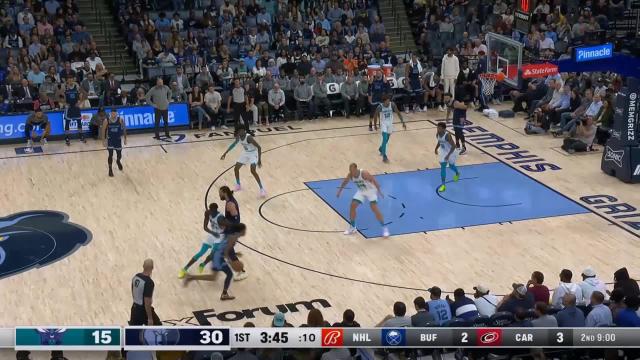 Steven Adams with a dunk vs the Charlotte Hornets