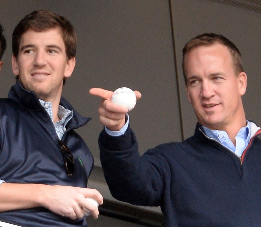 Peyton and Eli watching controversial Broncos-Seahawks ending shows why ManningC..