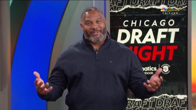 Lance Briggs will paint his fingernails pink if Bears win first 4 games