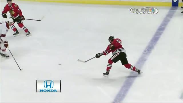 Patrick Sharp scores from the point