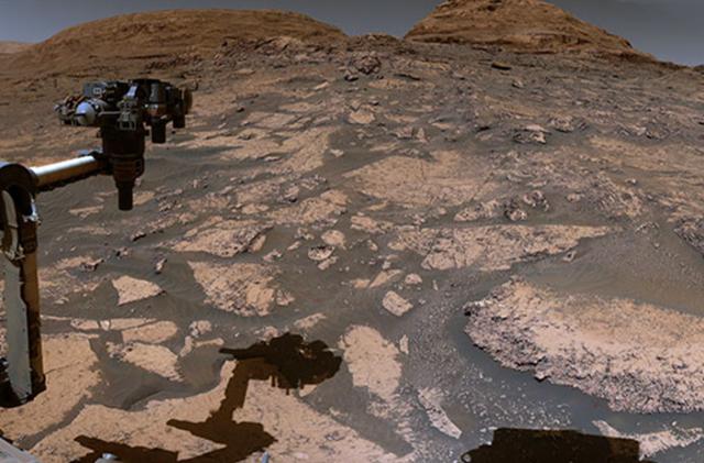 Image taken from a JPL video showing off the interior of the Gale Crater, as shot by the Curiosity Rover.