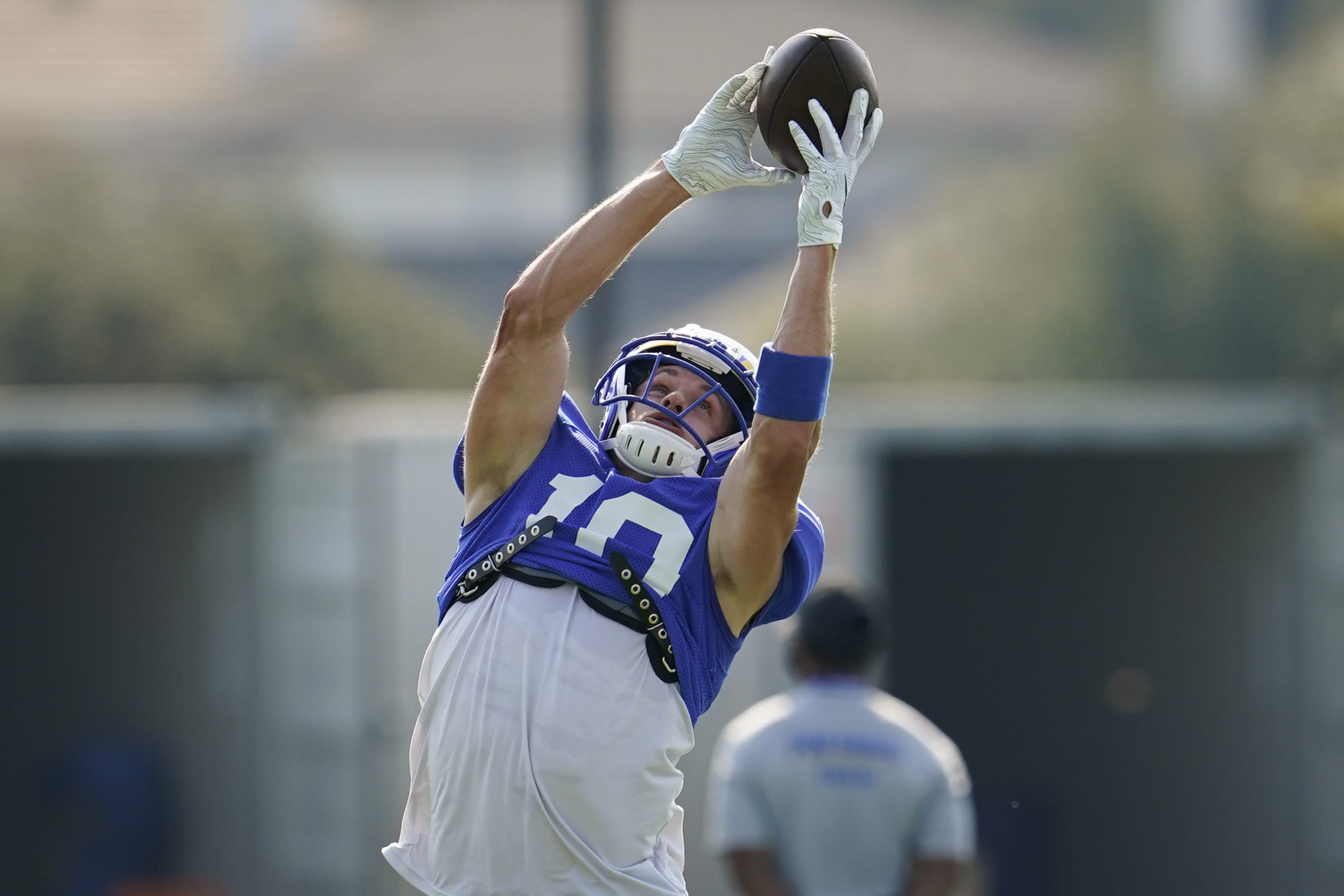 Cooper Kupp donating $15K worth of Nike apparel to Inglewood students