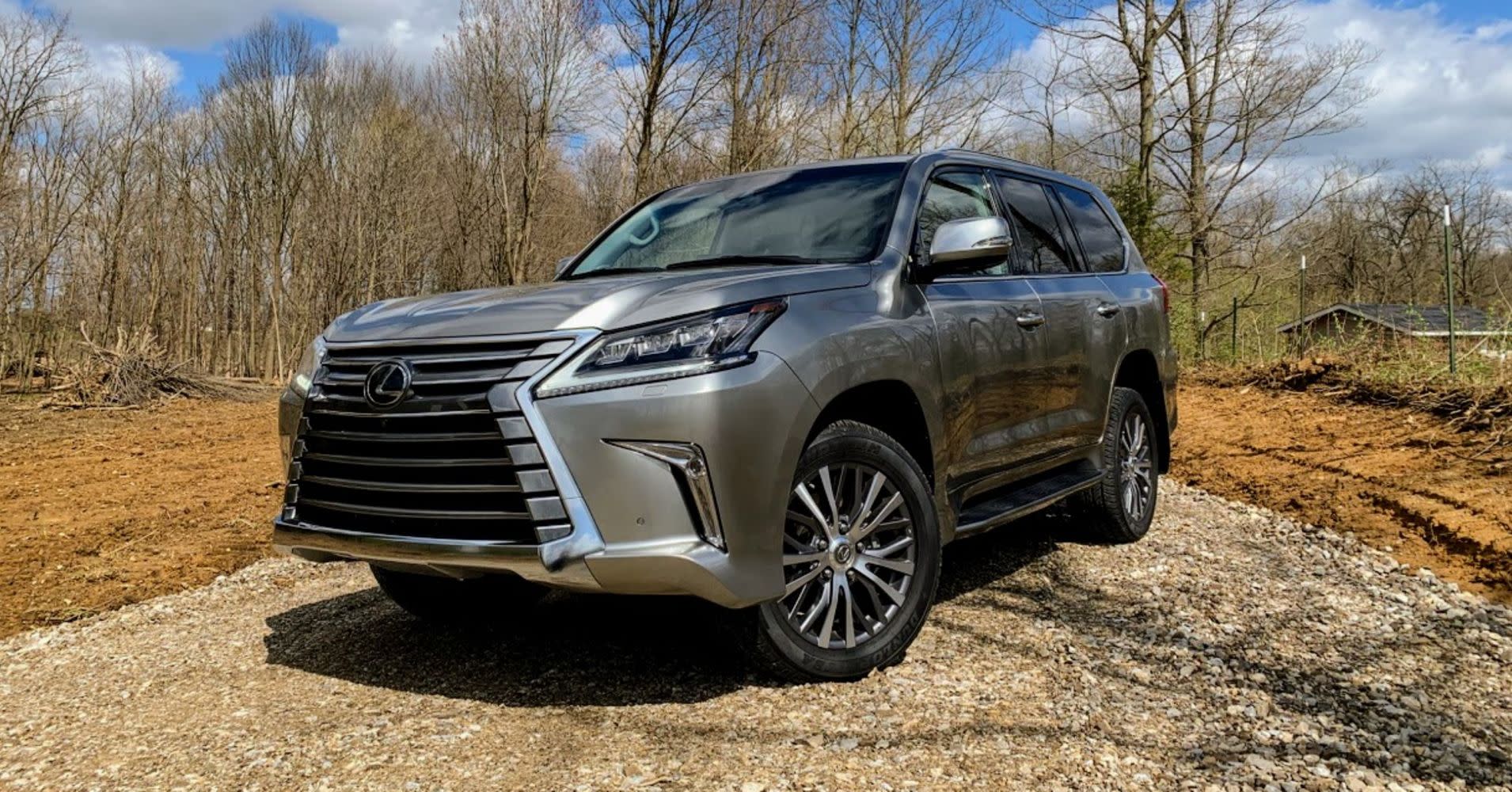 Review The Lexus LX 570 is a serious offroad SUV that gives the Range