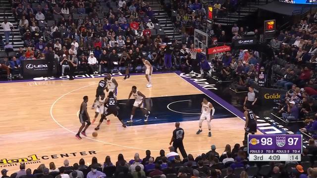 Harrison Barnes with a dunk vs the Los Angeles Lakers