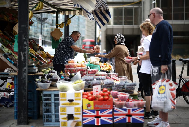 Soaring food prices push UK inflation back to 40-year high