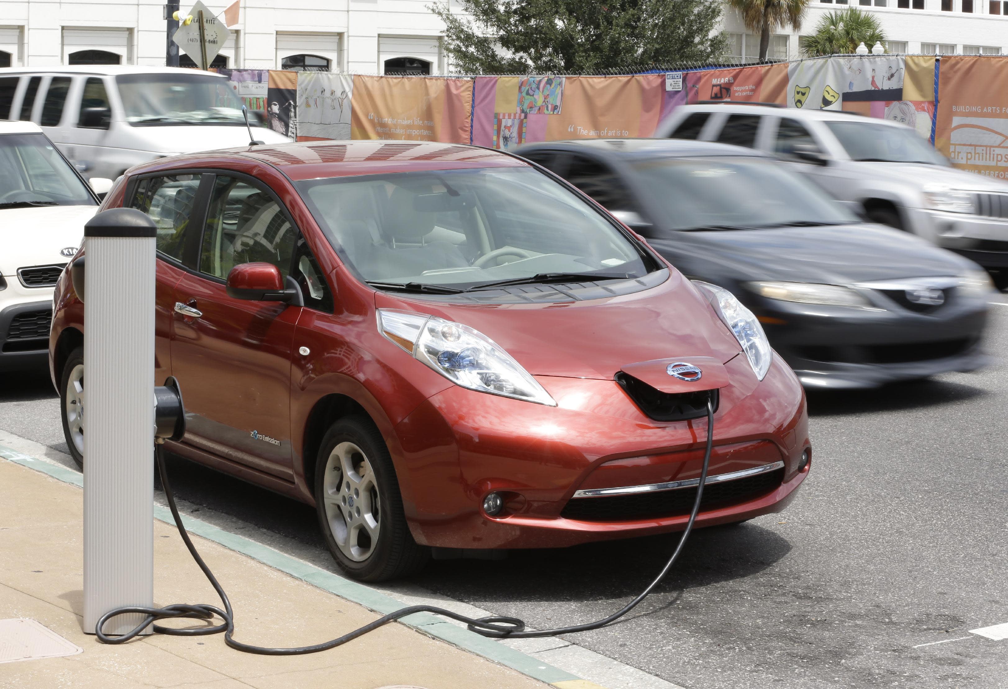 Program introduces electric rental cars in Orlando