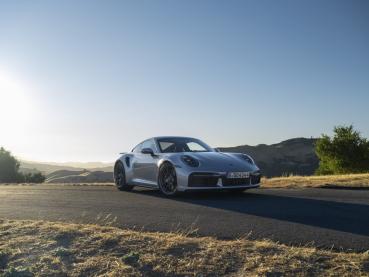 限量紀念版車型將於蒙特雷汽車週首度亮相保時捷 911 Turbo 50 Years 紀念車型限量登場，重現傳奇風華