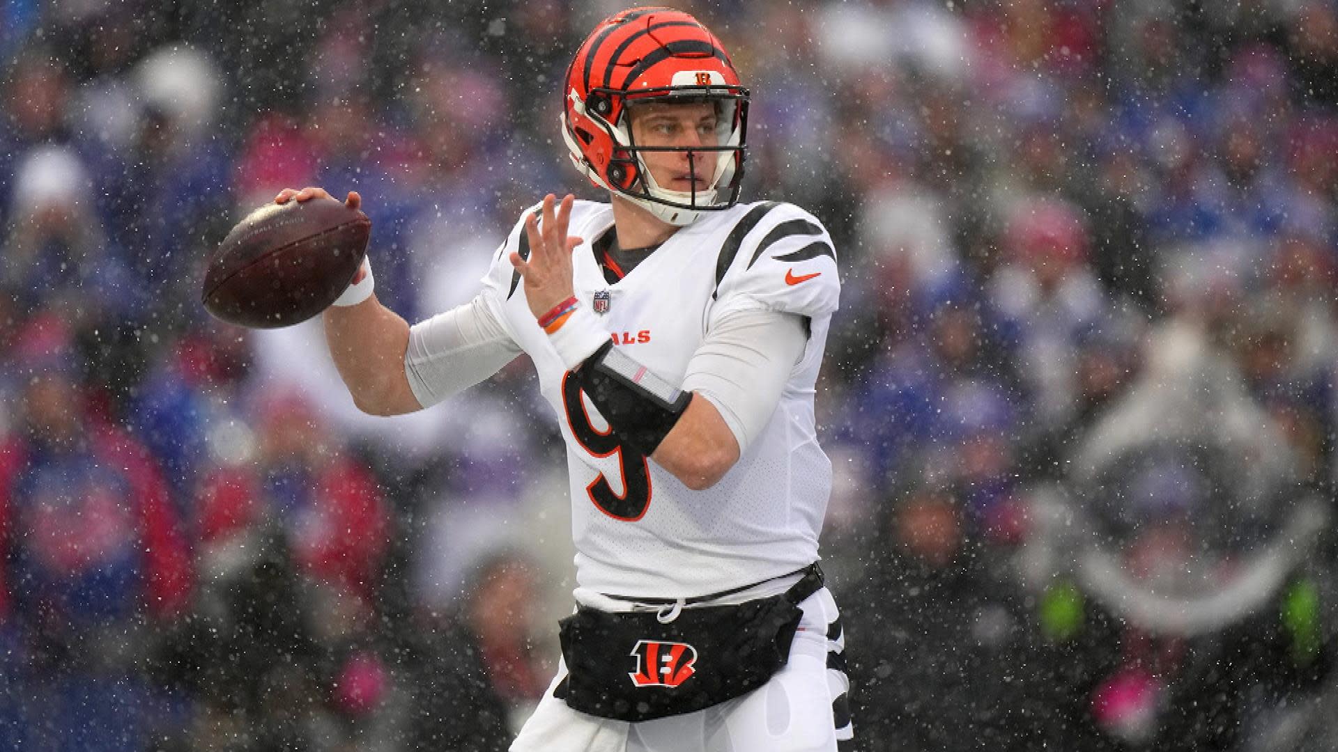 Bengals: Joe Burrow switches to protective helmets for 2023