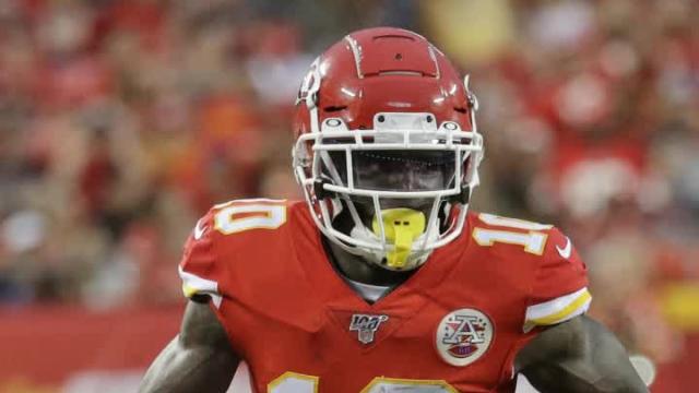 WR Tyreek Hill gets $35.2M guaranteed in 3-year extension with Kansas City Chiefs