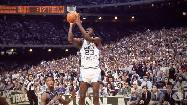 Michael Jordan's gutsy shot leads to North Carolina title