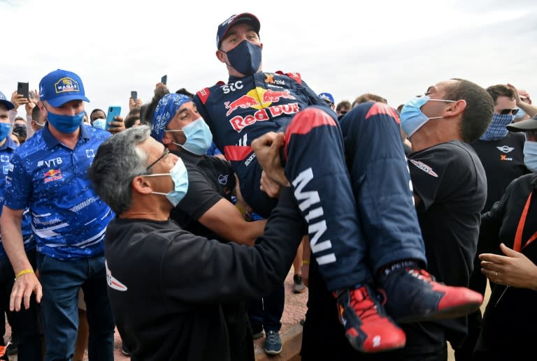 Le Français Stéphane Peterhansel remporte le Rallye Dakar pour la 14e fois