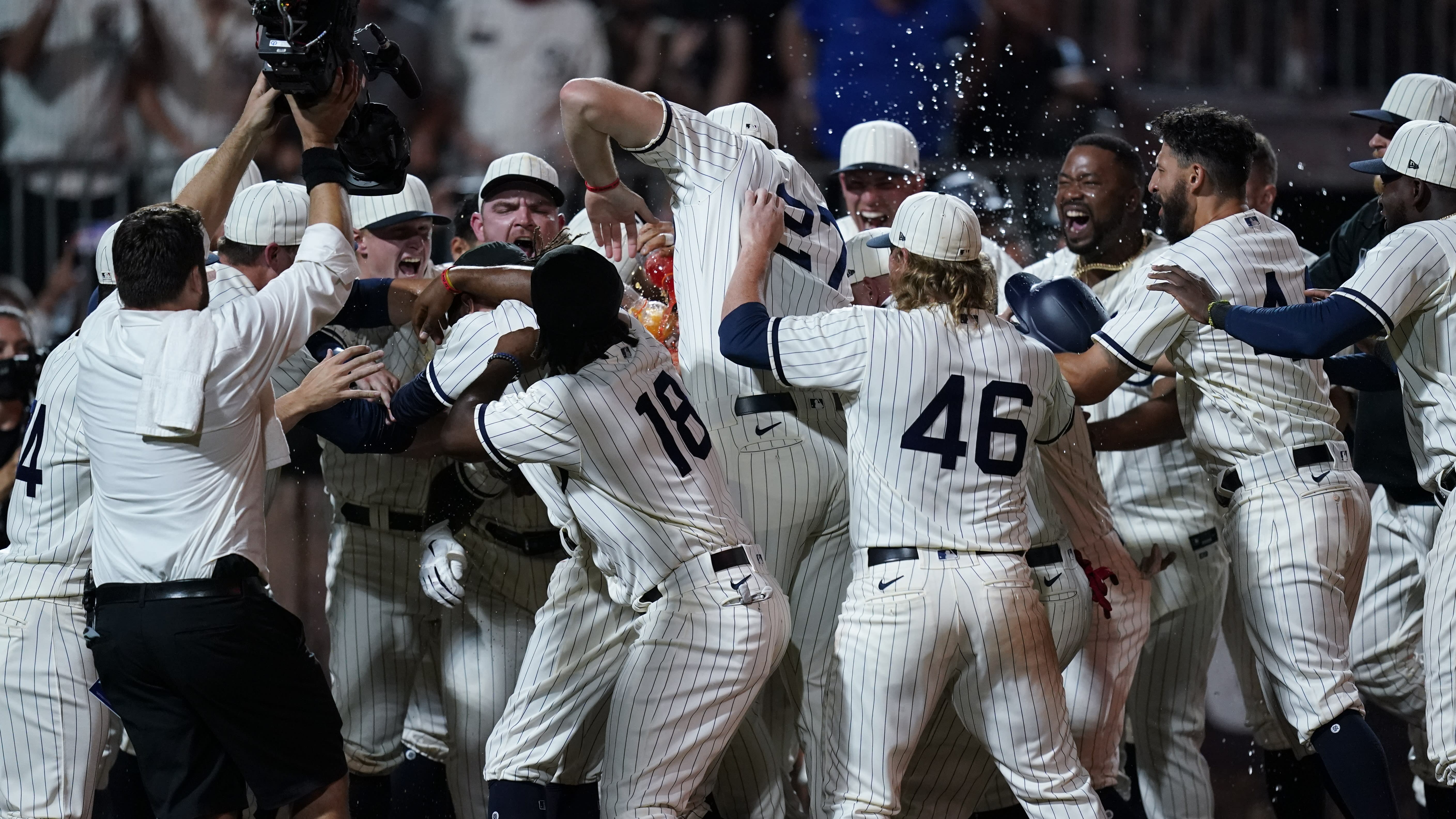 Field of Dreams' game: White Sox win thriller on walk-off homer