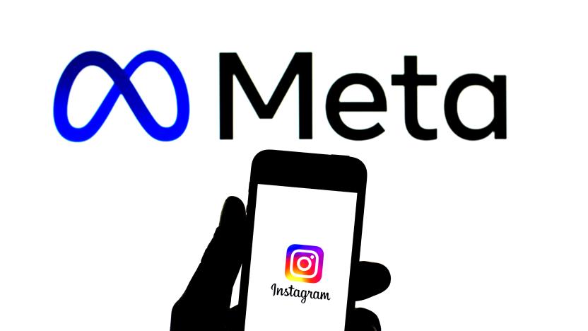 SPAIN - 2021/10/30: In this photo illustration an Instagram logo seen displayed on a smartphone with a Meta logo in the background. (Photo Illustration by Thiago Prudencio/SOPA Images/LightRocket via Getty Images)