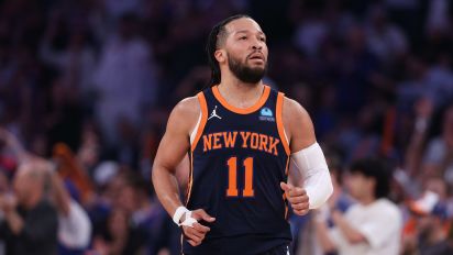 Getty Images - NEW YORK, NEW YORK - MAY 08: Jalen Brunson #11 of the New York Knicks reacts after a three point basket during the first quarter Indiana Pacers in Game Two of the Eastern Conference Second Round Playoffs at Madison Square Garden on May 08, 2024 in New York City. NOTE TO USER: User expressly acknowledges and agrees that, by downloading and or using this photograph, User is consenting to the terms and conditions of the Getty Images License Agreement. (Photo by Elsa/Getty Images)