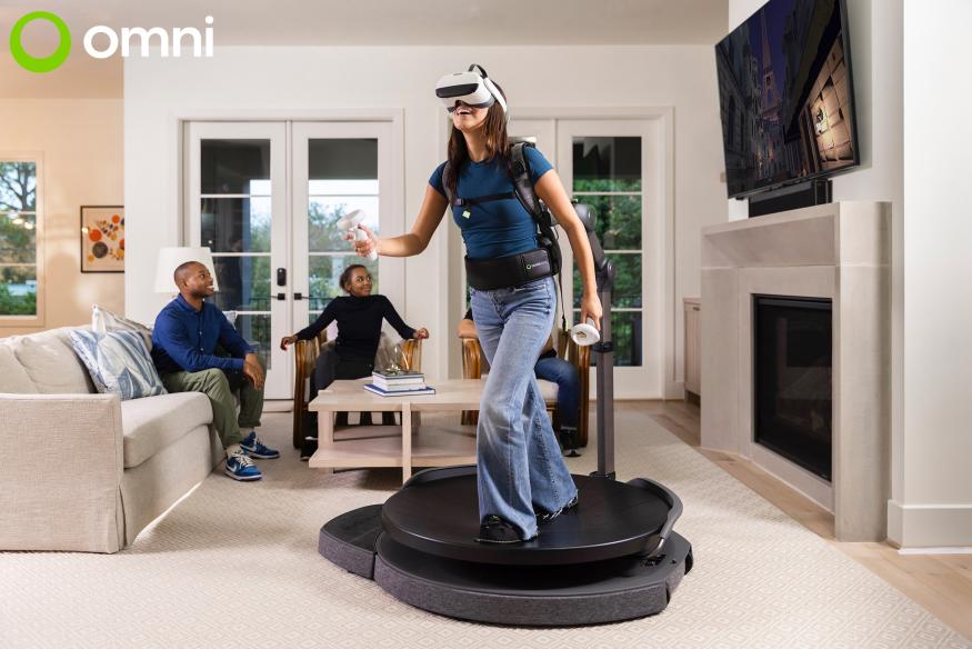 Virtuix's Omni treadmill is finally its way to customers | Engadget