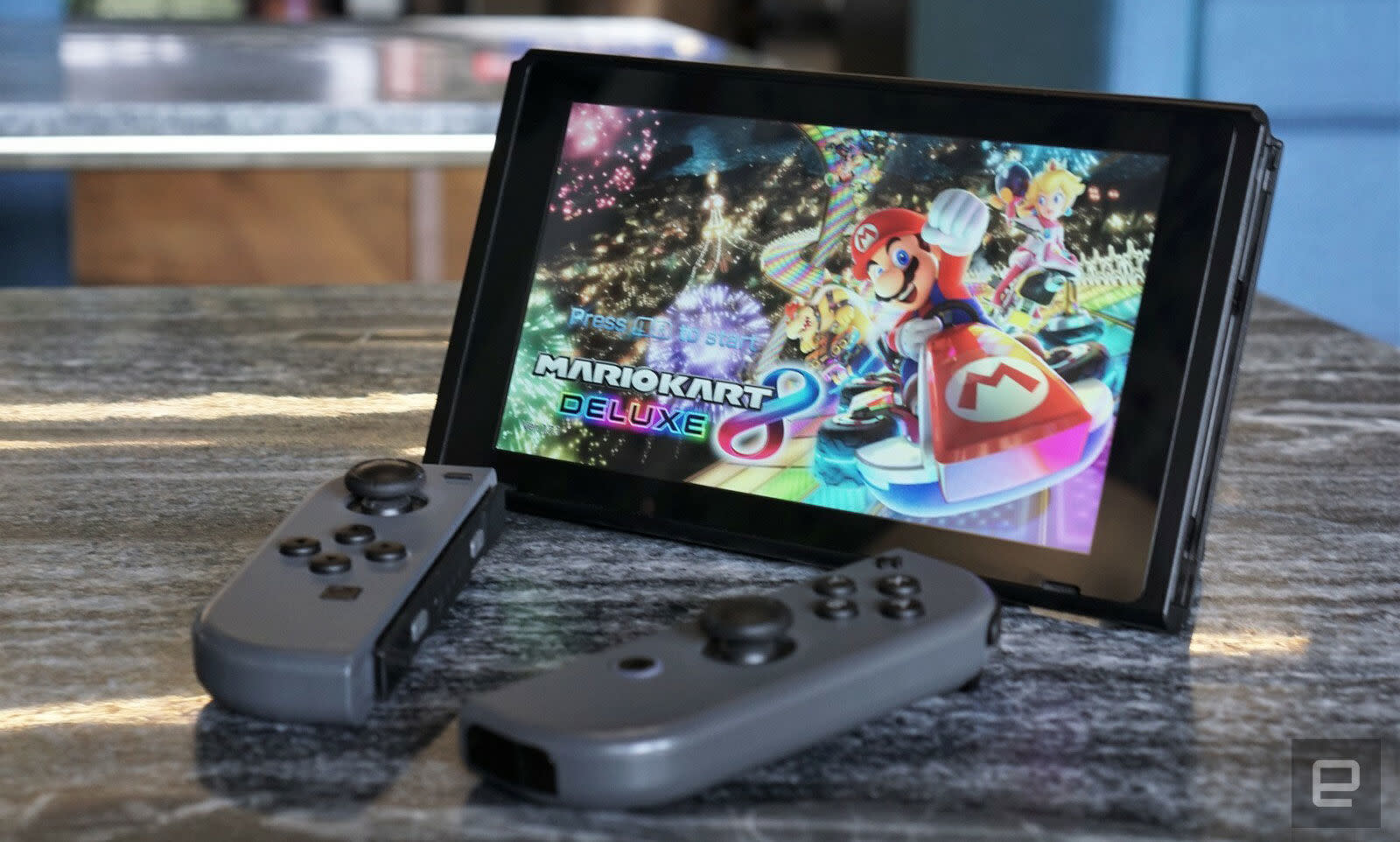 任天堂 新型switchは上位版 廉価版を夏にも発売 形に驚く Wsj Engadget 日本版