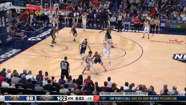 Aaron Gordon with an alley oop vs the New Orleans Pelicans