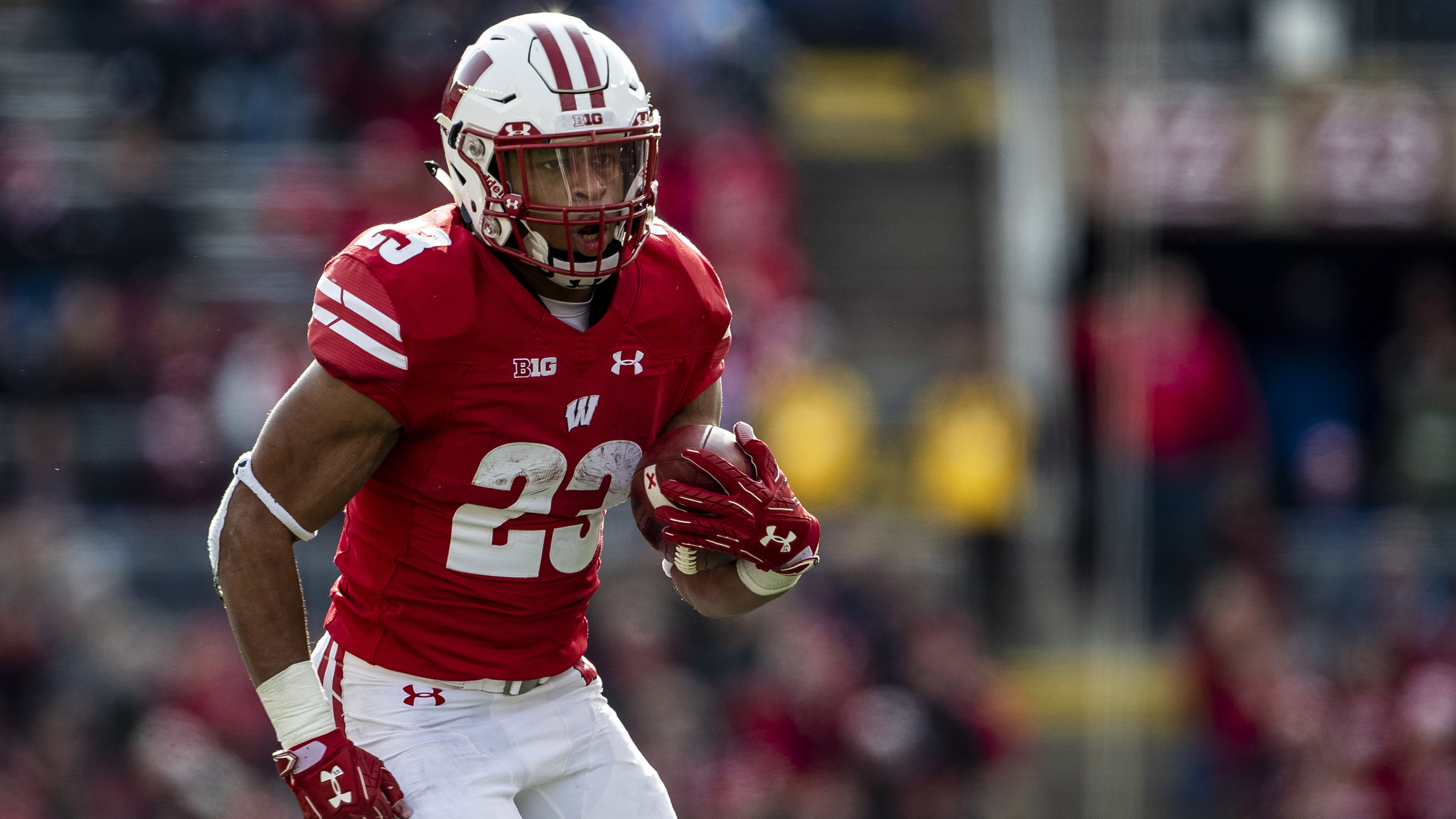 Badgers star Jonathan Taylor on verge of freshman rush mark