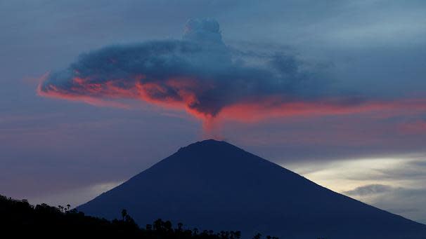  Bali  attend toujours la col re du Mont  Agung  Vid o 