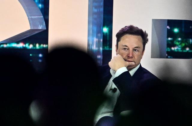 Twitter CEO Elon Musk speaks at the "Twitter 2.0: From Conversations to Partnerships," marketing conference in Miami Beach, Florida, on April 18, 2023. (Photo by CHANDAN KHANNA / AFP) (Photo by CHANDAN KHANNA/AFP via Getty Images)