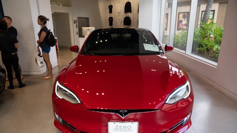 HONOLULU, UNITED STATES - 2020/03/05: Tesla Model S electric vehicle seen at a Tesla store. (Photo by Alex Tai/SOPA Images/LightRocket via Getty Images)