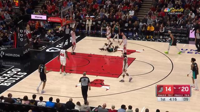 Jerami Grant with an and one vs the Chicago Bulls