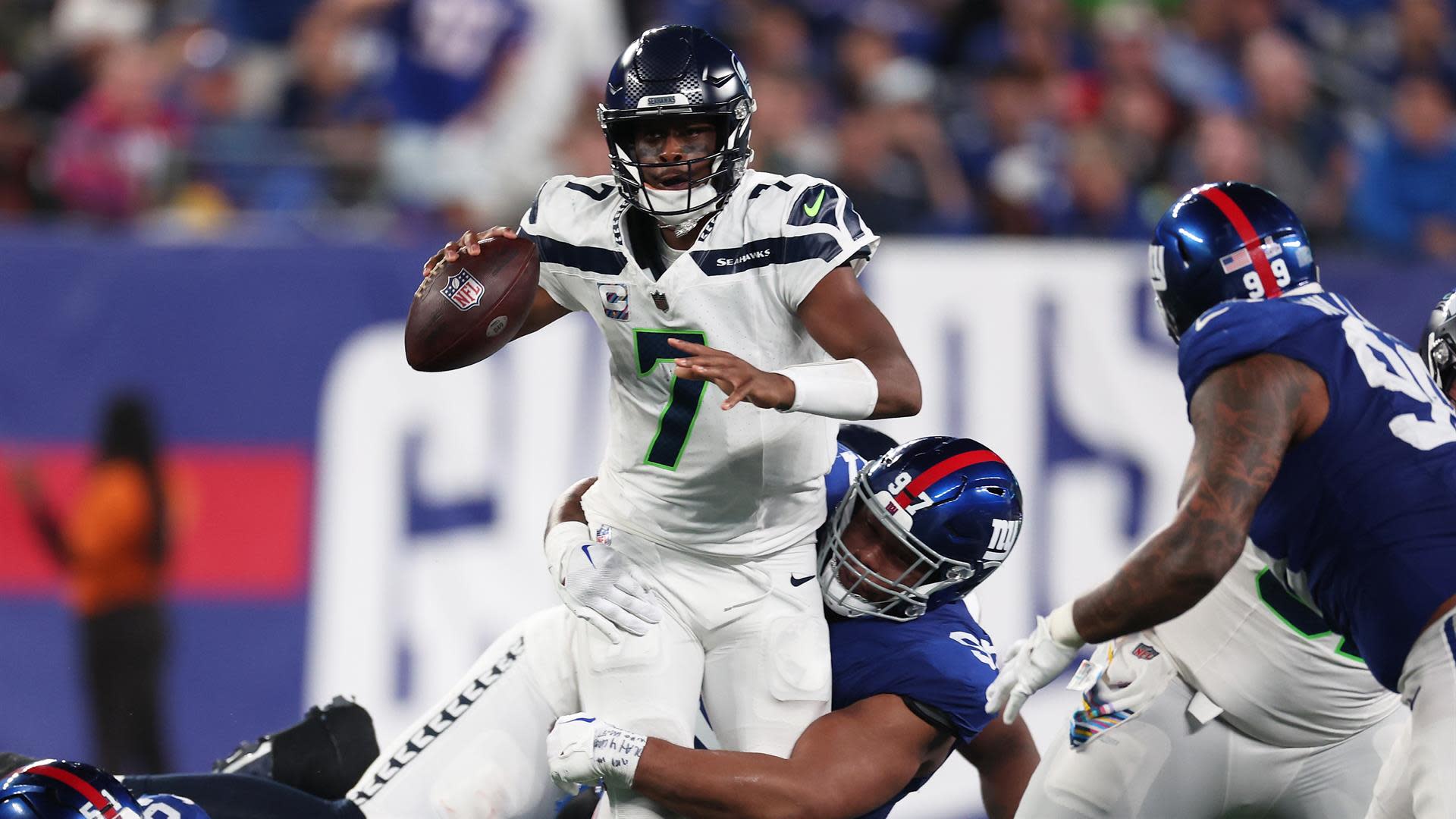 Giants lose two players to injury during 'tush push' play vs. Seahawks