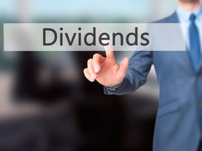 10 Dividend Stocks to Buy Amid the Market Decline