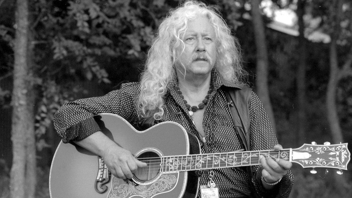 Folk Legend Arlo Guthrie Announces Retirement from Touring