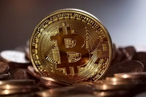 este legal să investești în bitcoin