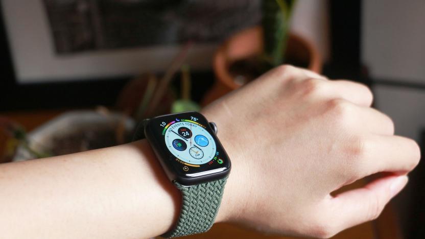 Apple Watch SE with Infograph face and braided solo loop