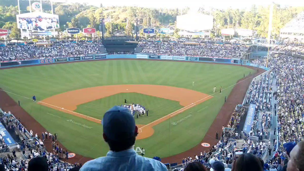 Photo: Vin Scully says `It's Time For Dodger Baseball' for last time at  Dodger Stadium - LAP2016092512 
