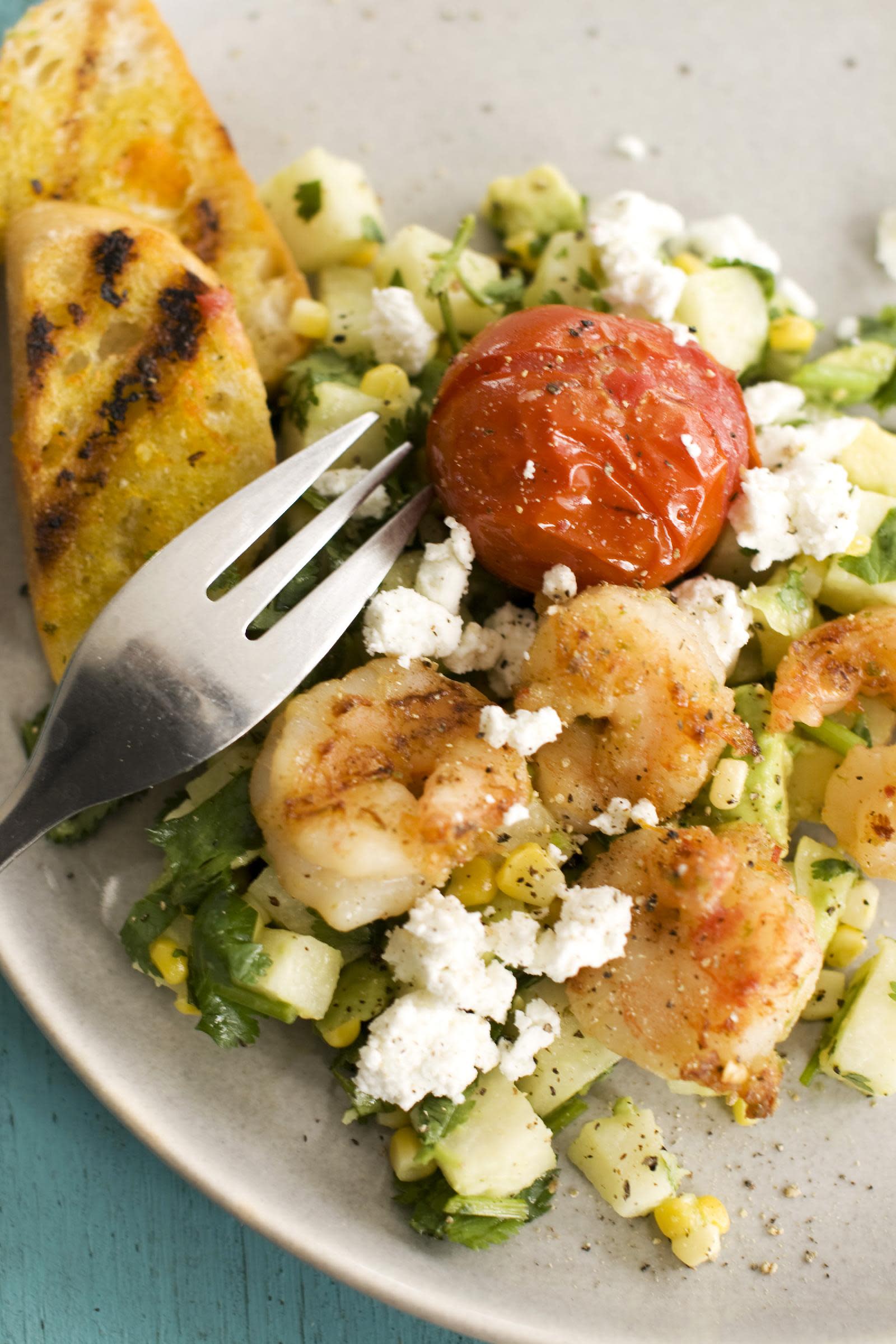 Grilled shrimp salad with a taste of the Caribbean