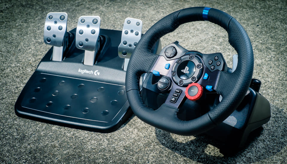 Behind The Wheel Of Logitech S G29 Driving Force Controller Engadget