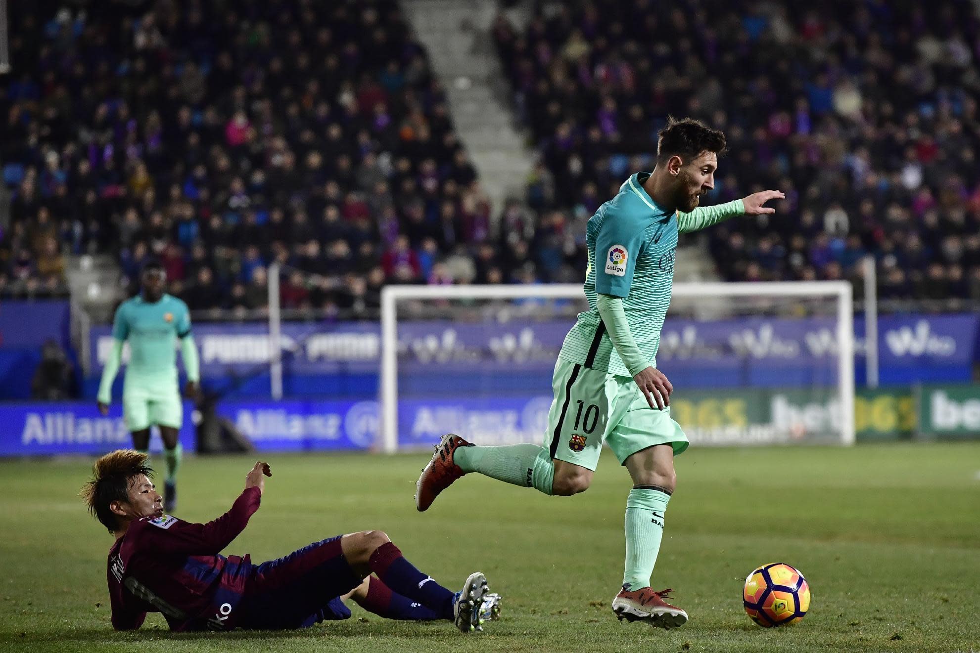 Messi scores 5th goal in 6 games as Barcelona beats Eibar