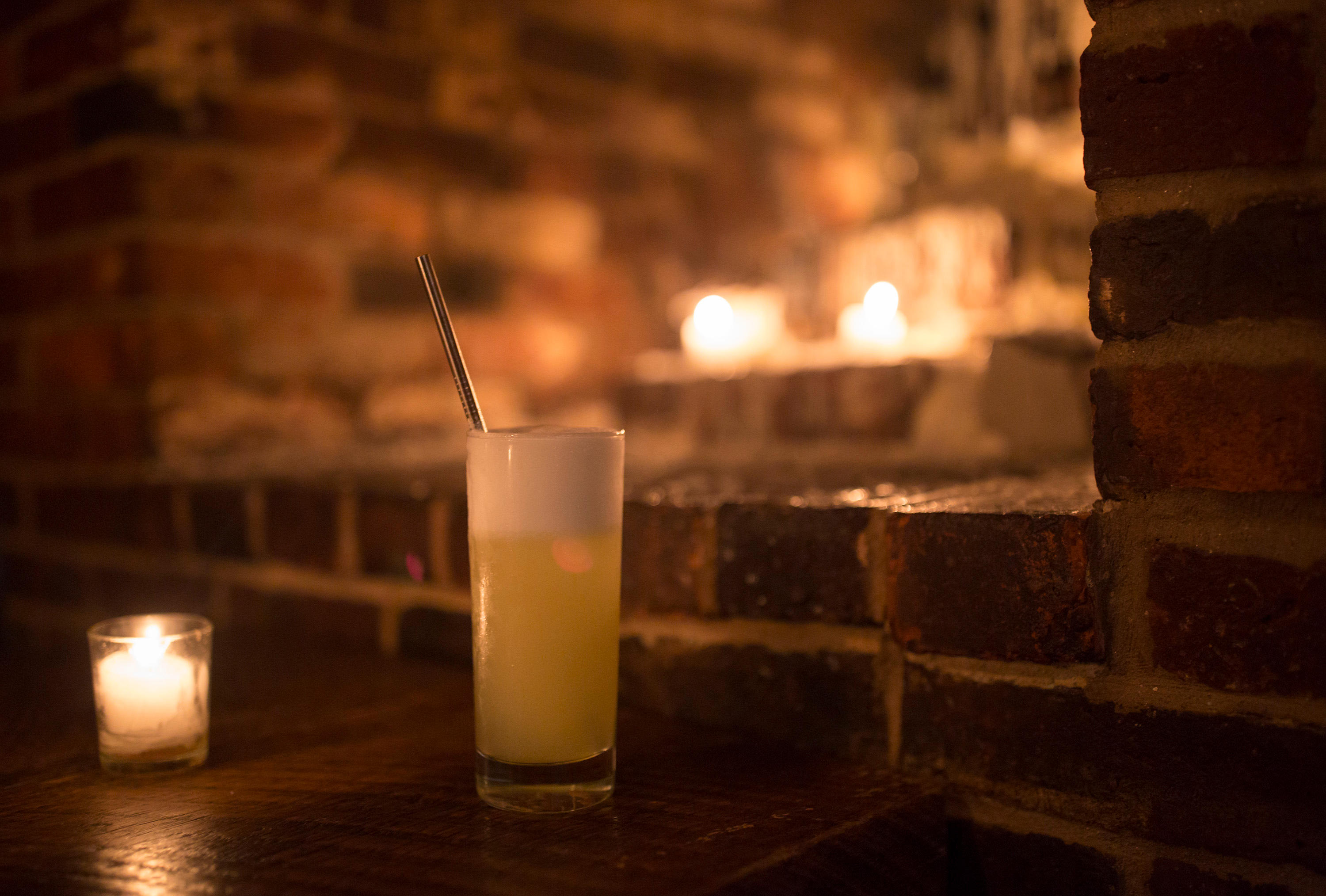 Woman fatally impales herself with metal drinking straw(02)