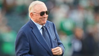 Getty Images - Football: Dallas Cowboys owner Jerry Jones looks on vs Philadelphia Eagles at Lincoln Financial Field.
Philadelphia, PA 11/5/2023 
CREDIT: Erick W. Rasco (Photo by Erick W. Rasco/Sports Illustrated via Getty Images) 
(Set Number: X164454 TK1)